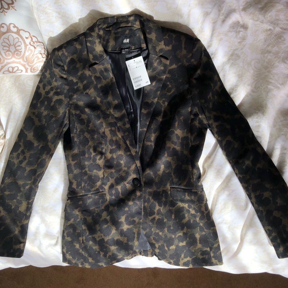 H&M abstract blazer.
